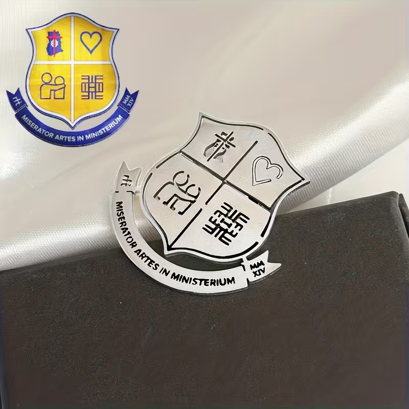 Spilla con logo personalizzato - Men Accessories Brooch recensione e prezzo