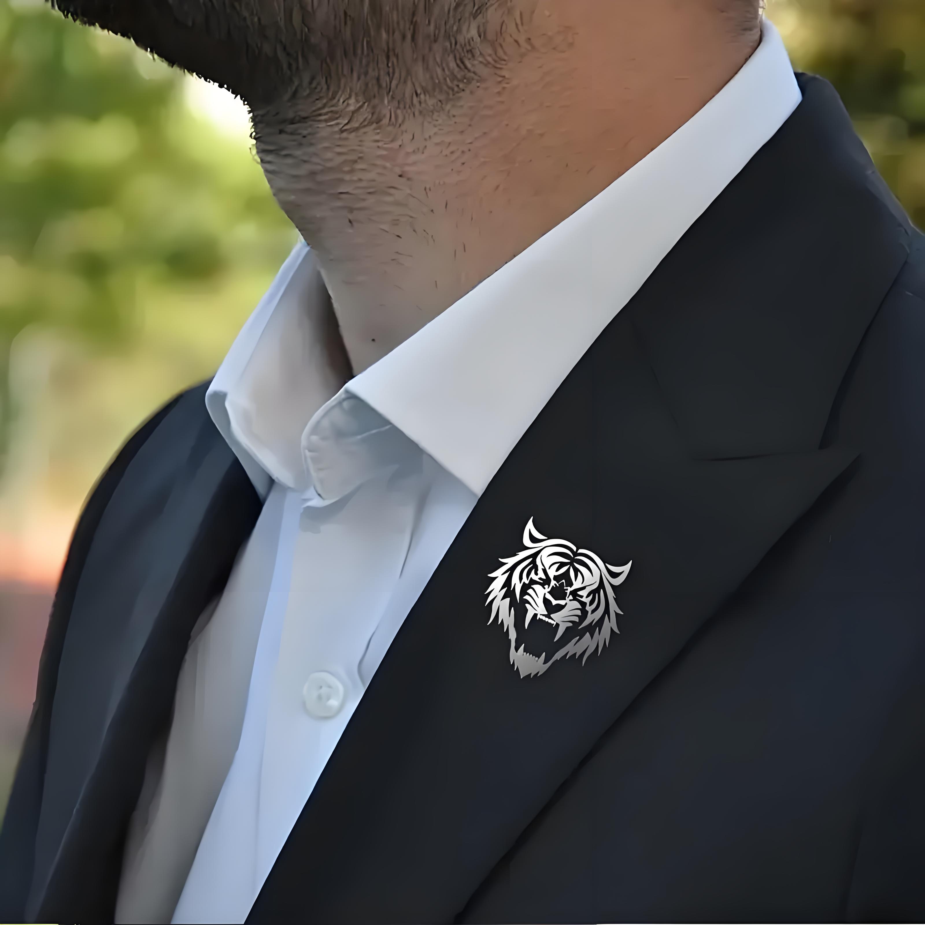Spilla da uomo con testa di ti - Men Accessories Brooch recensione e prezzo