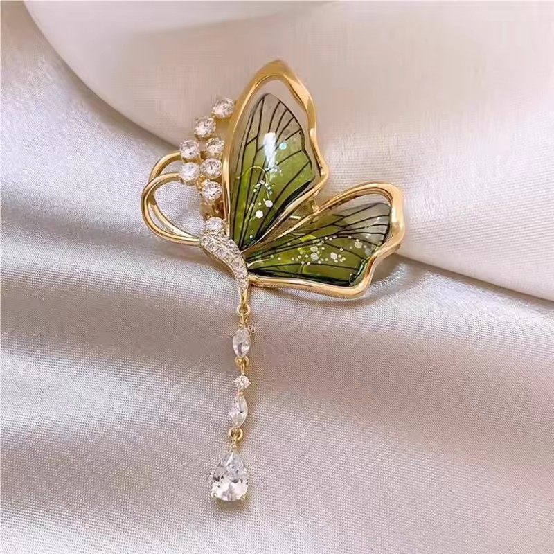 Delicata spilla a farfalla per - Men'S Accessories Trends 2025 recensione e prezzo